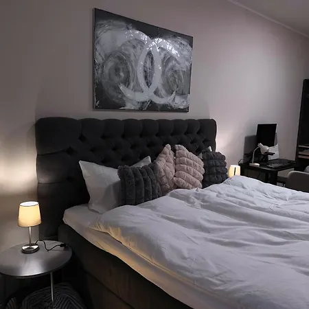 Safan I Elbnah I Balkon I Uniklinik I Parkplatz マクデブルク